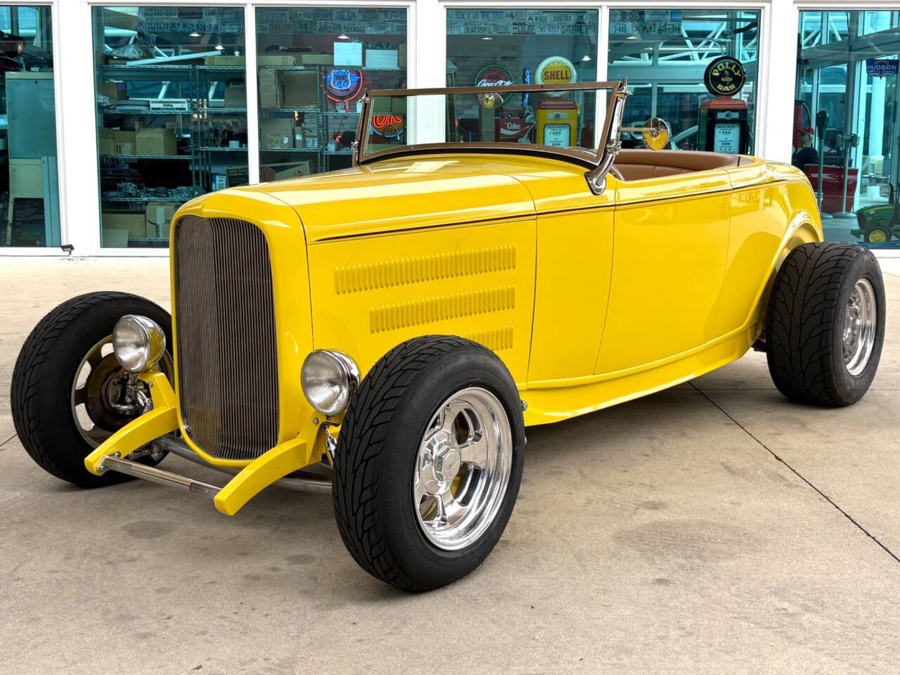 Ford-Roadster-1932-Convertible-Lemon-Ice