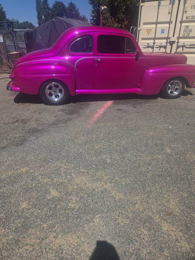 Ford-Sedan-1948-Purple