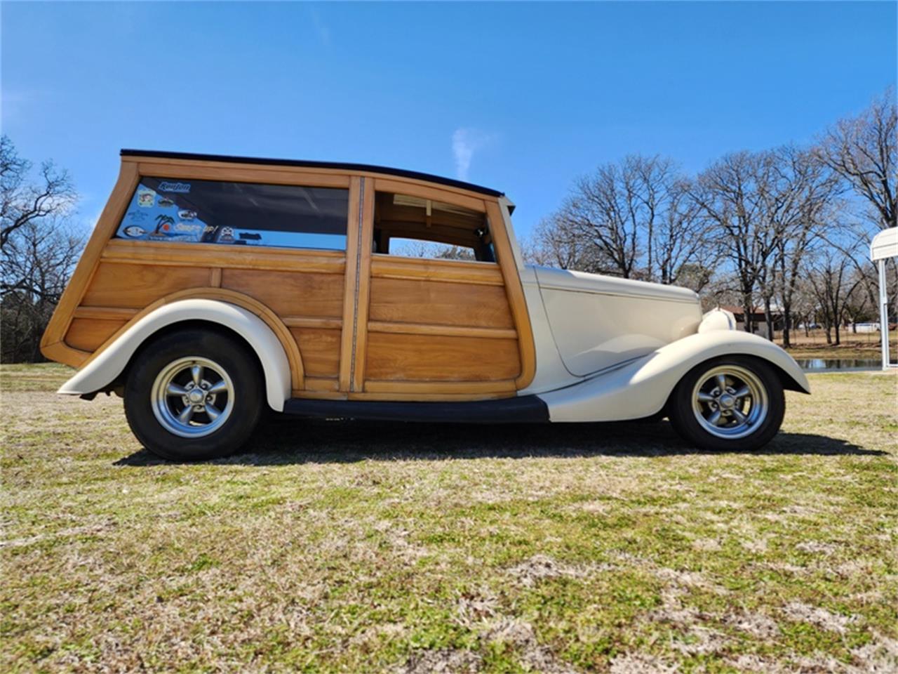 Ford-Station-wagon-1933-Tan-Blue