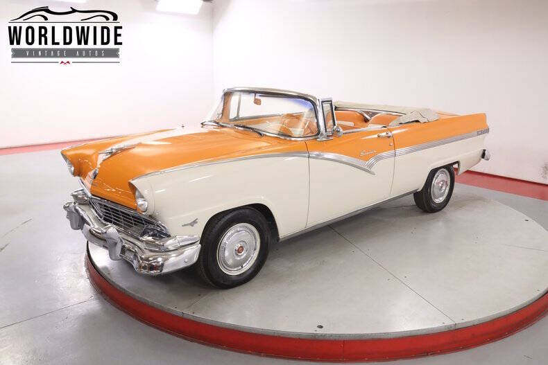 Ford-Sunliner-1956-Orange-OrangeWhite