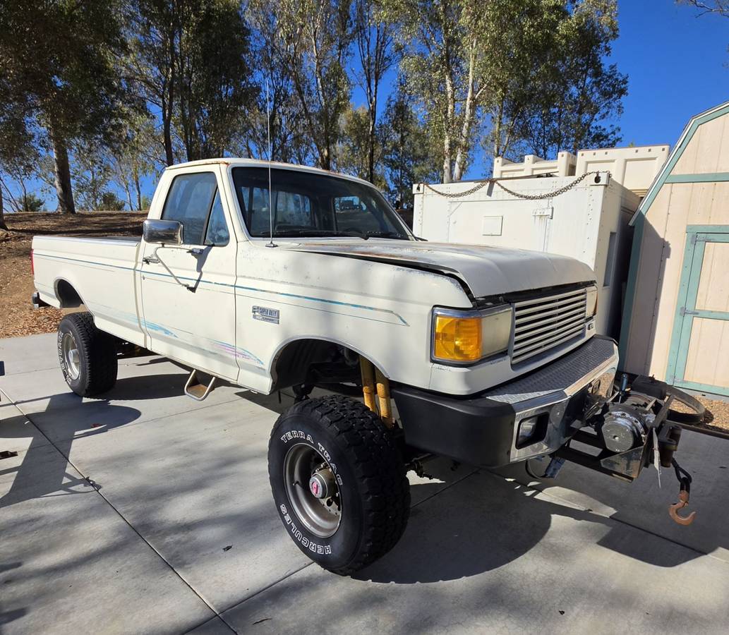 Ford-Super-duty-1990-White