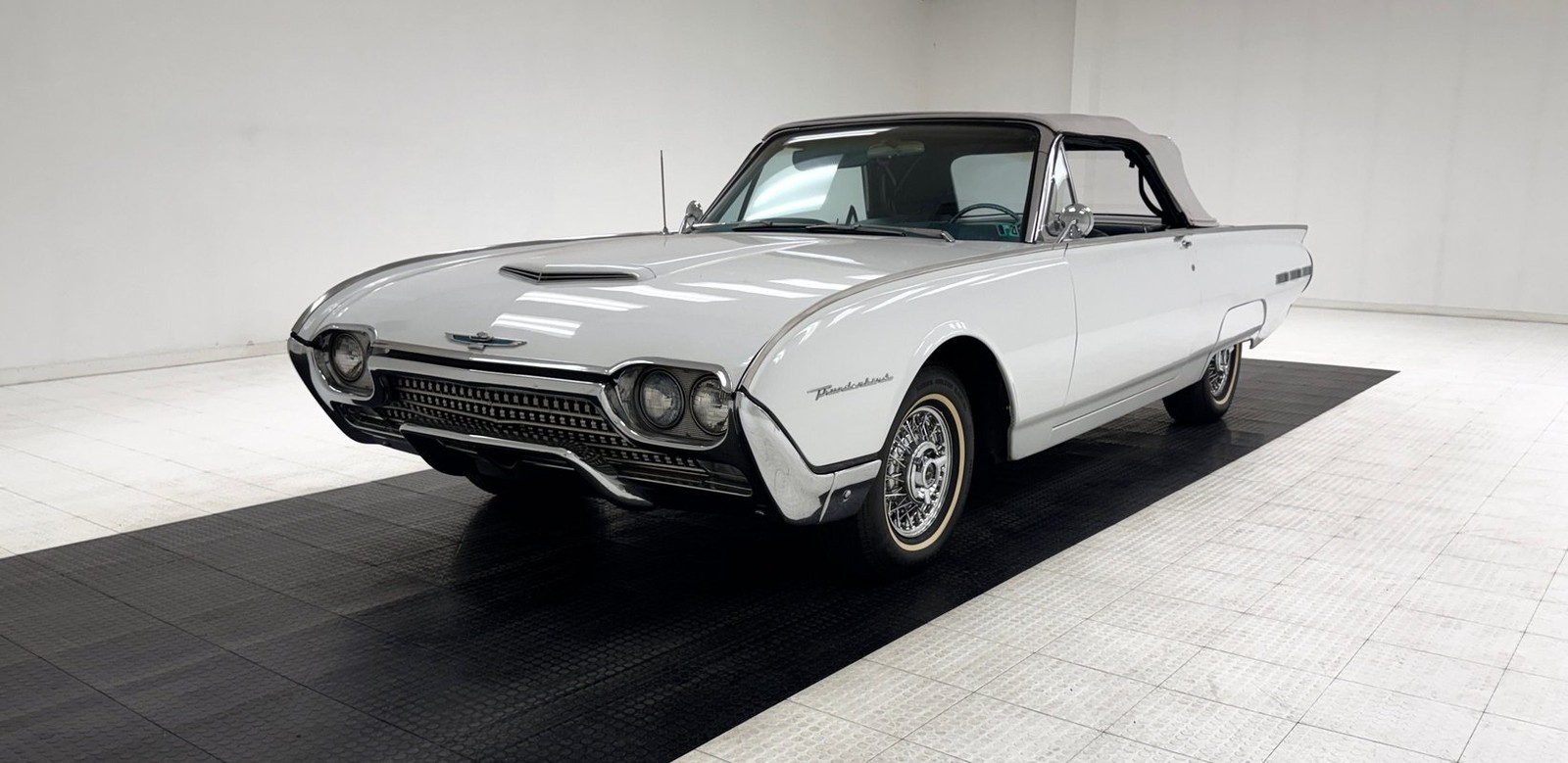 Ford-Thunderbird-1962-Convertible-Silver-Blue