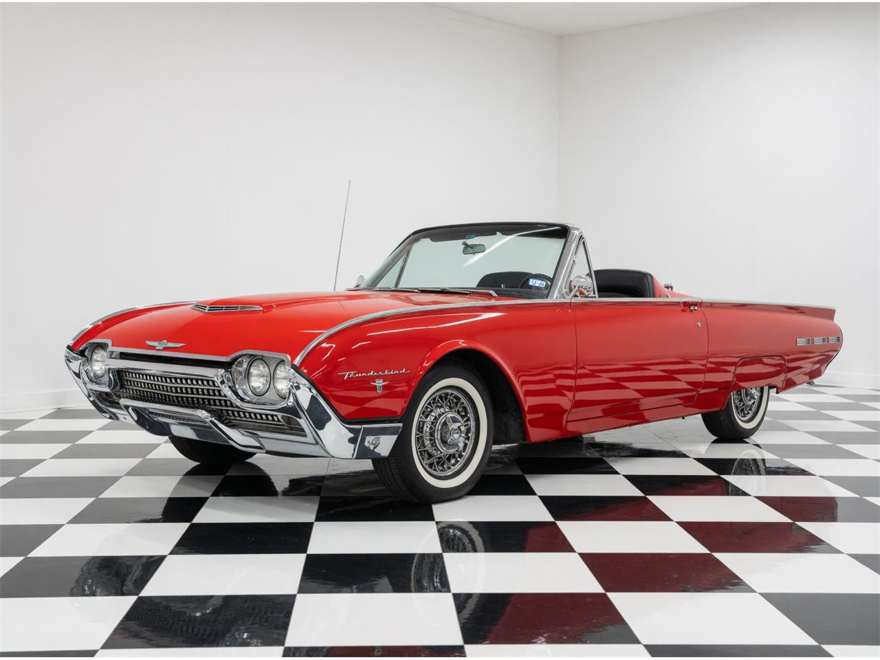 Ford-Thunderbird-1962-Rangoon-Red-Black
