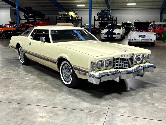 Ford-Thunderbird-1976-Yellow-Brown