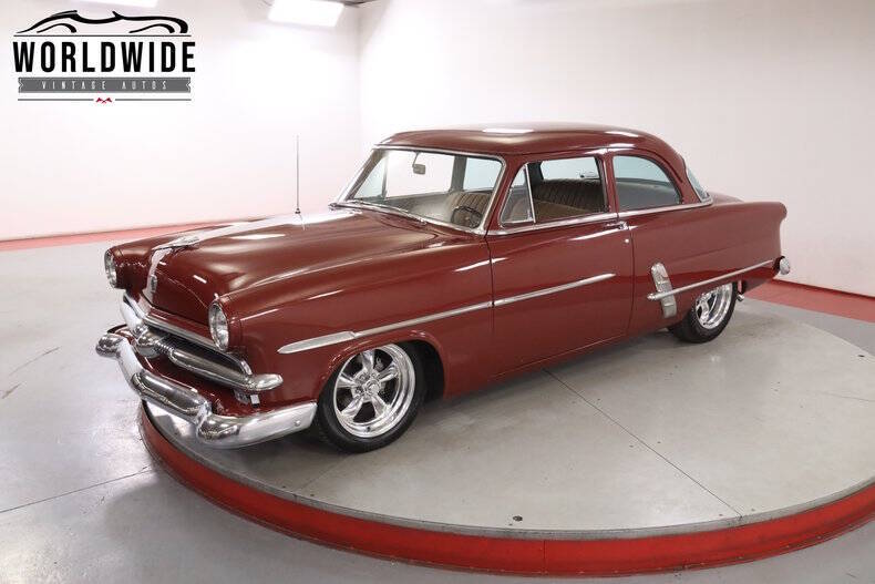 Ford-Tudor-1953-Burgundy-Brown