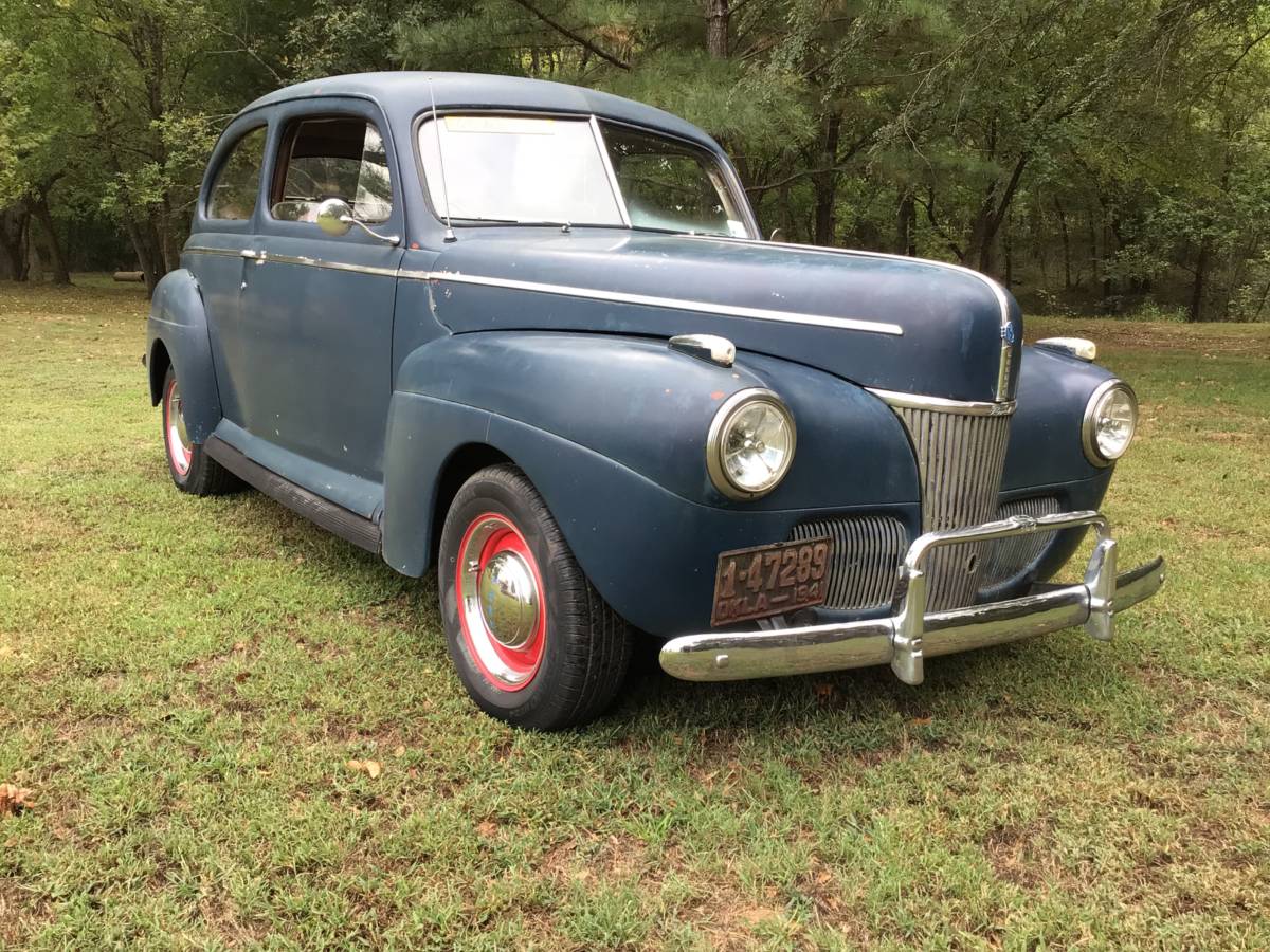 Ford-Tudor-delux-1941
