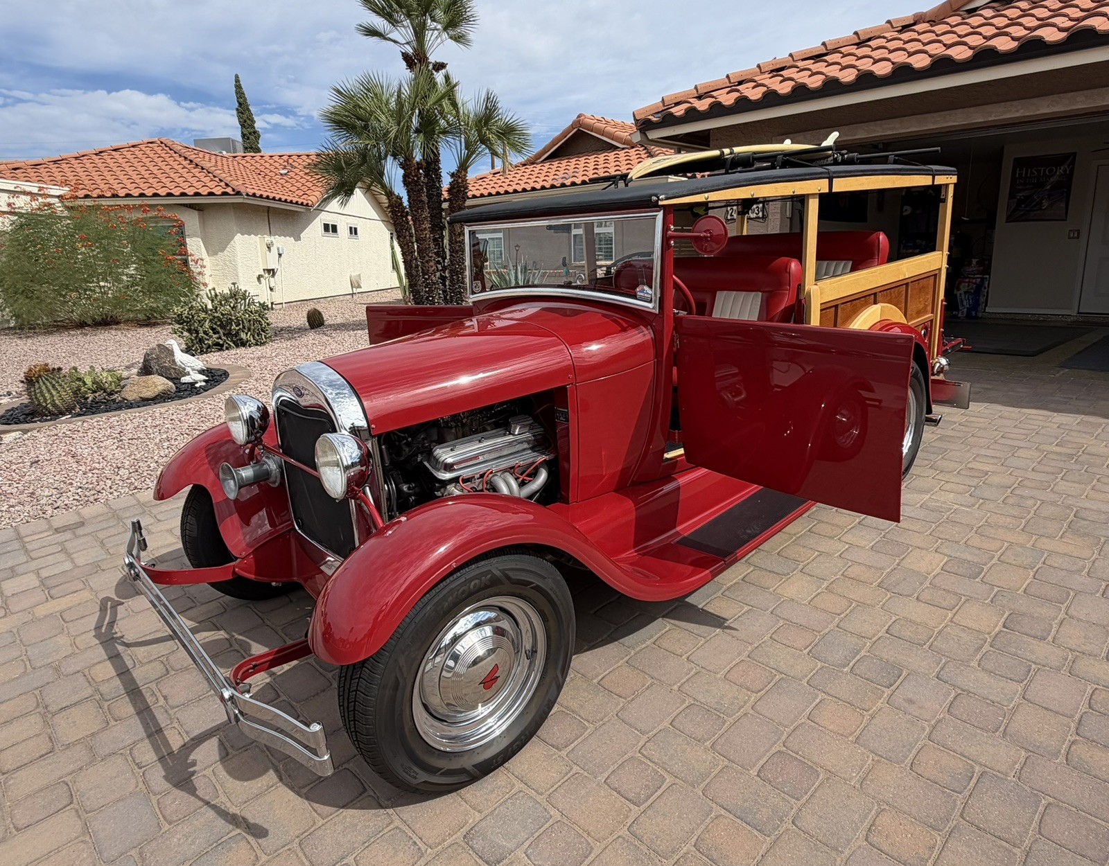 Ford-Woody-Street-Rod-1929-Wagon-Red-and-White-amd-wood
