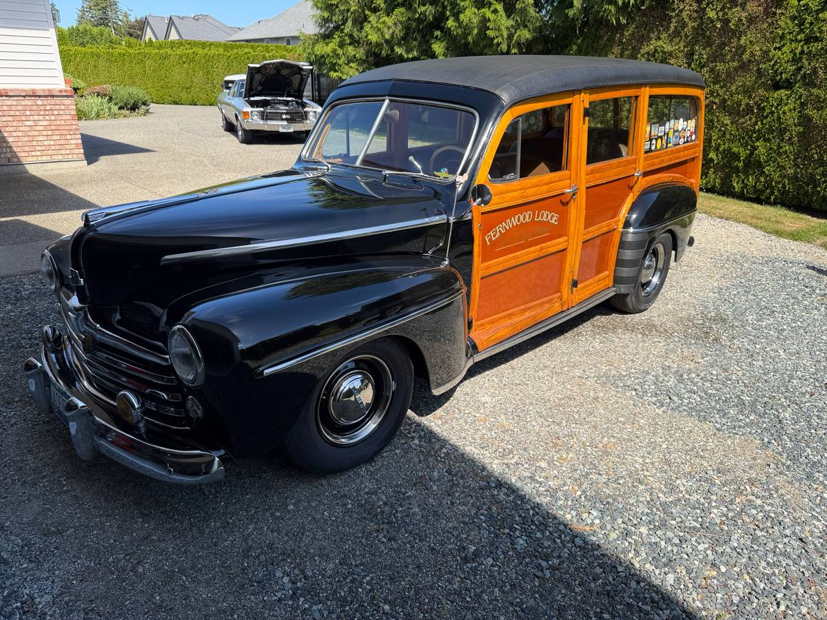 Ford-Woody-wagon-1948-Black