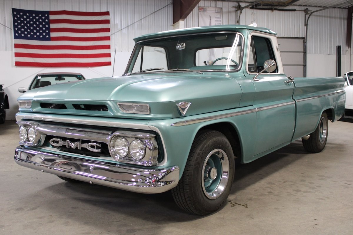 GMC-1000-1966-Pickup-Truck-Hound-Tooth-White-Black