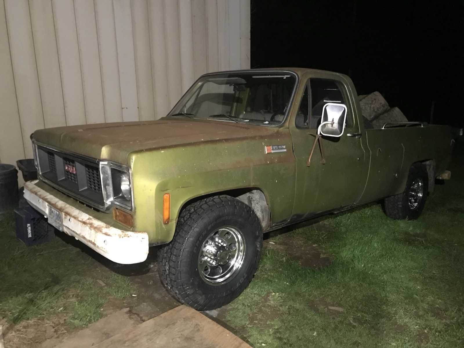 GMC-2500-1973-Standard-Cab-Pickup-Brown