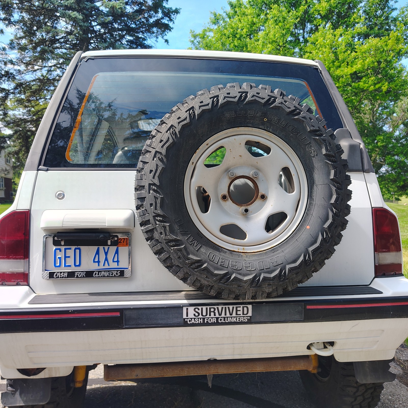 Geo-Tracker-1990-SPORT-UTILITY-VEHICLE-Gray