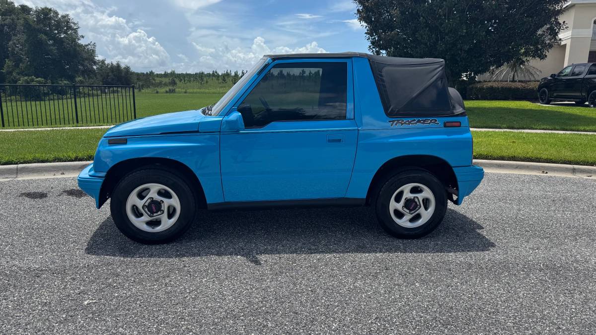 Geo-tracker-1994-Blue