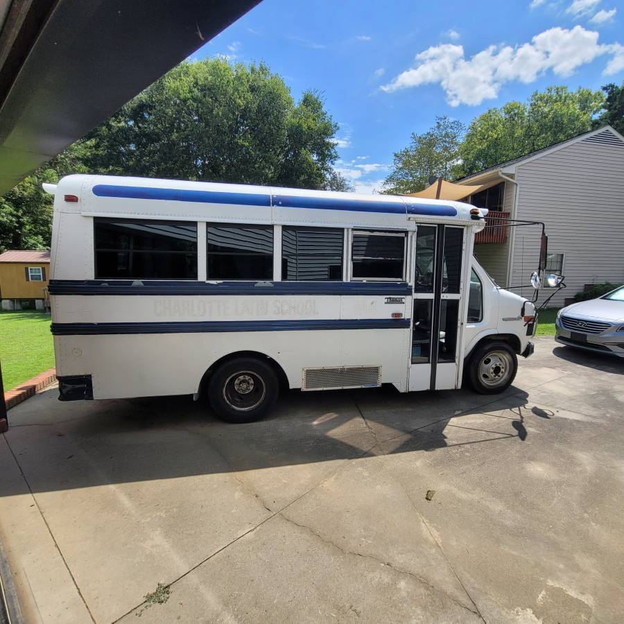 Gmc-3500-vandura-special-1996-White