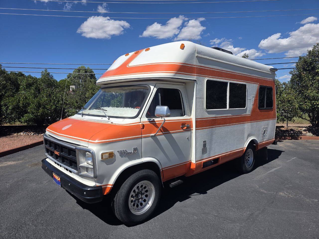 Gmc-Mobile-traveler-class-c-1979-White-White