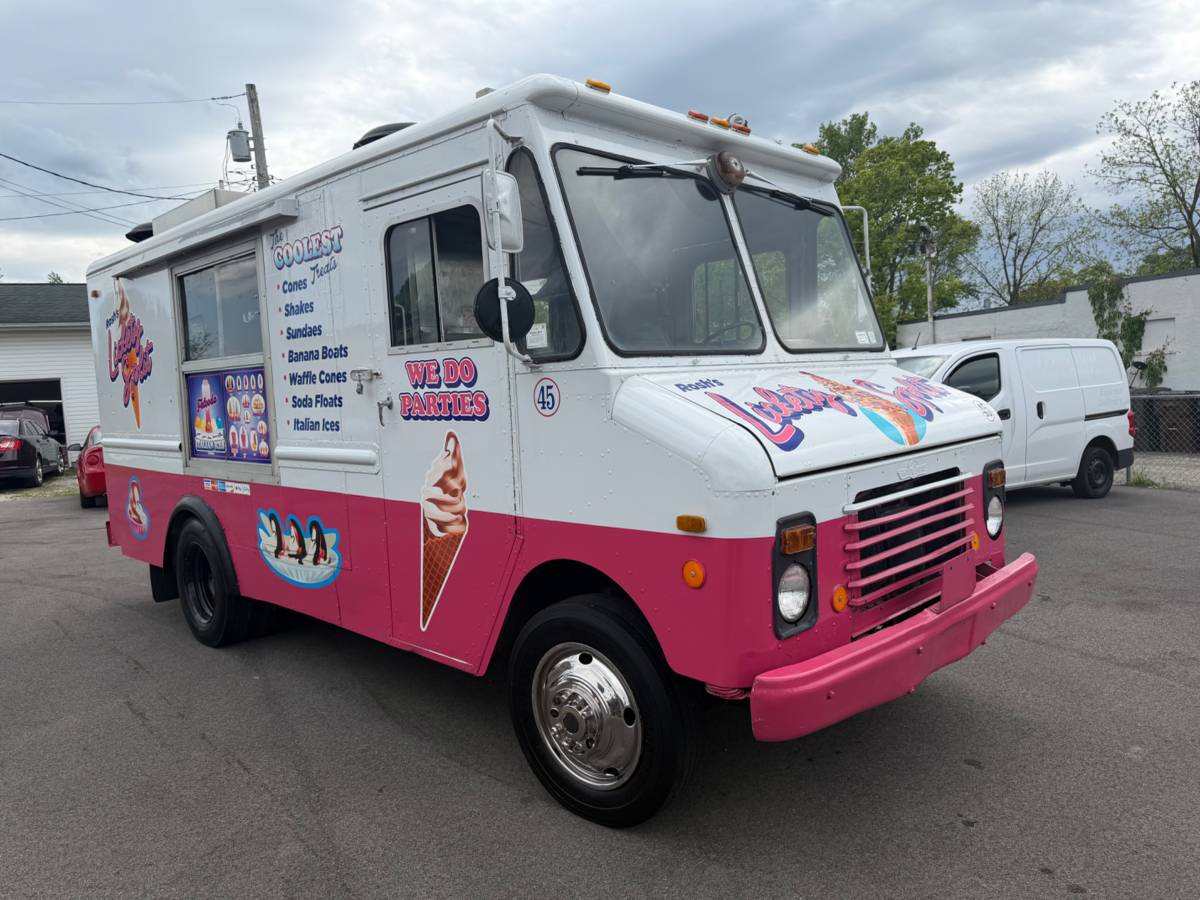 Gmc-P-truck-forward-1-ton-nominal-1987-White