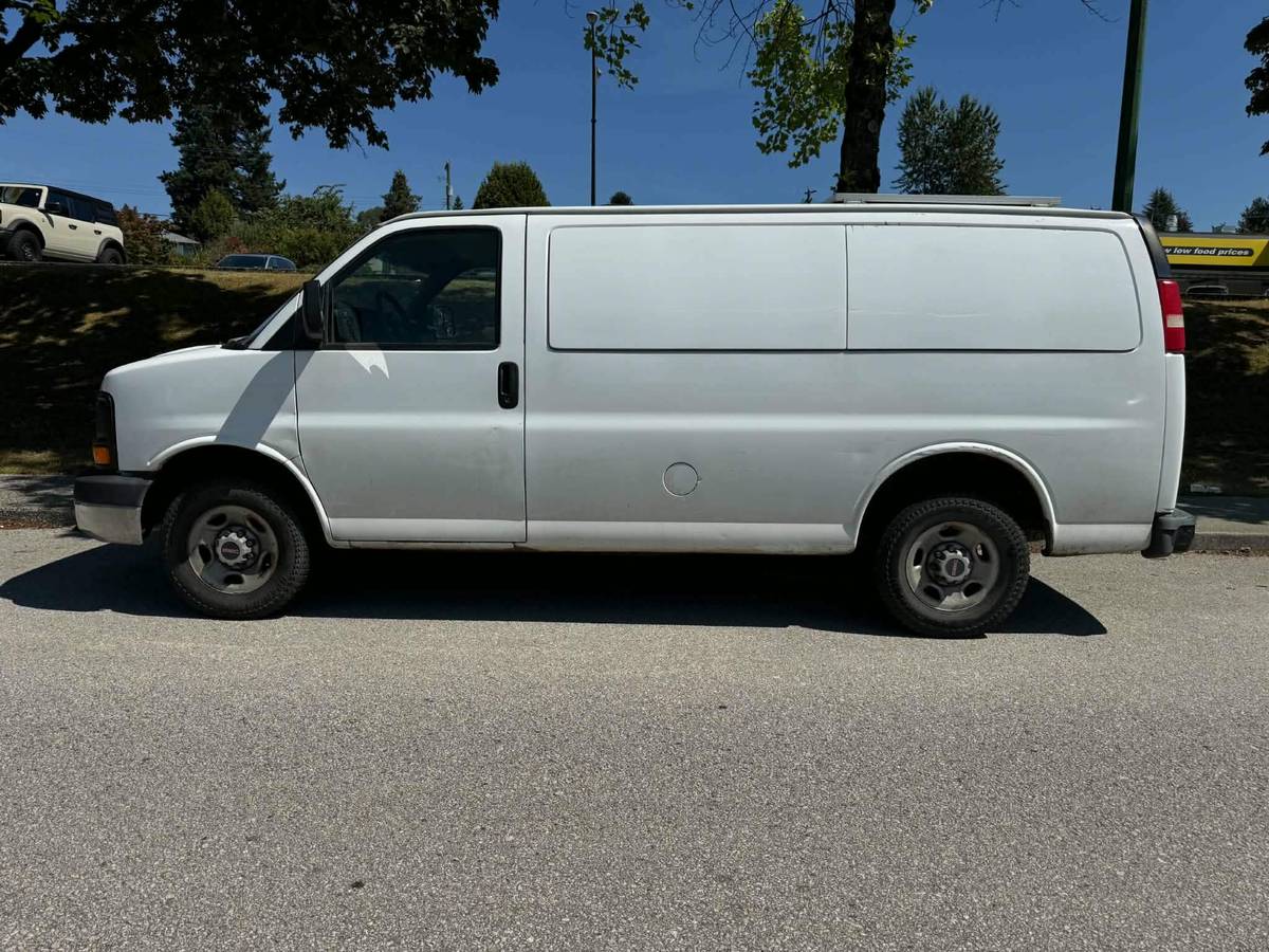 Gmc-Savana-2500-cargo-ext-1990