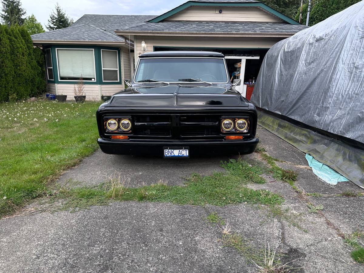 Gmc-Suburban-1972-Black