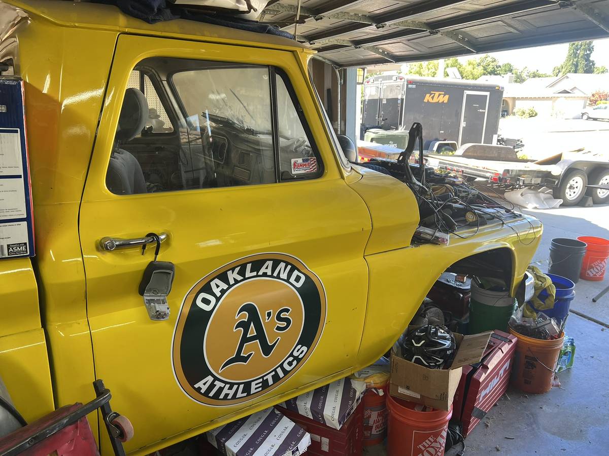 Gmc-Truck-1965-Yellow