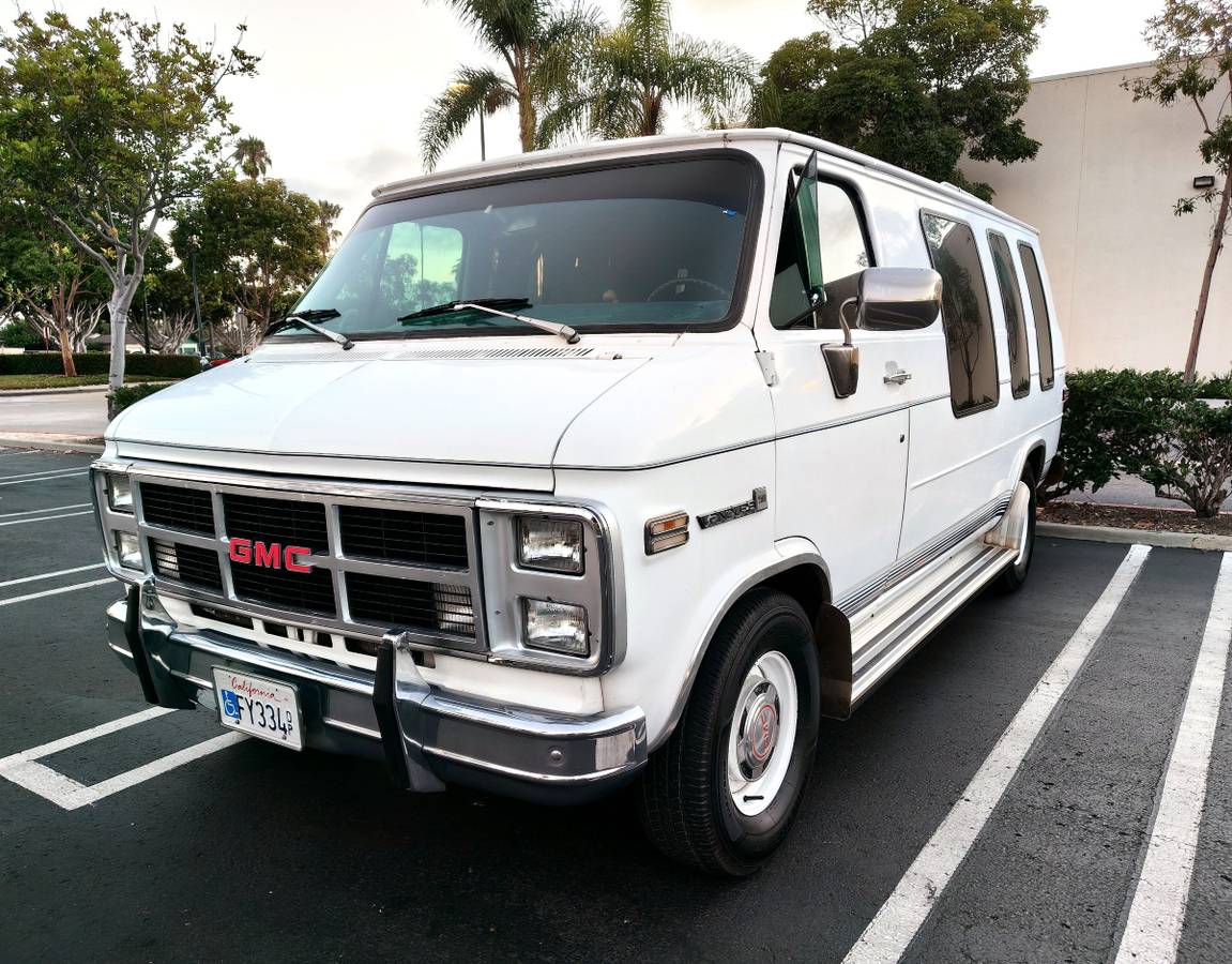 Gmc-Vandura-2500-van-1984-White
