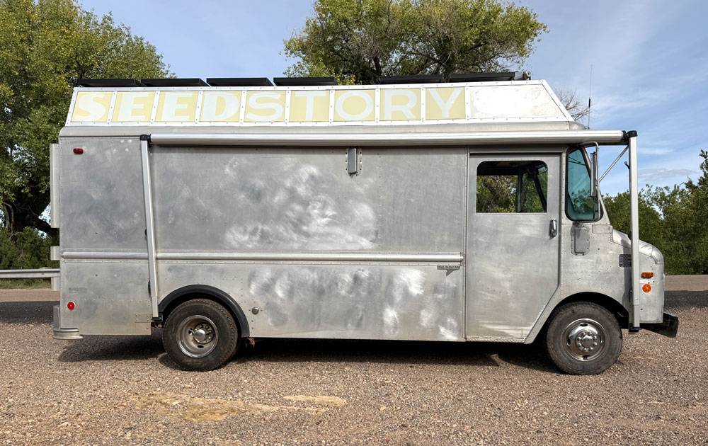 Grumman-kurbmaster-chevrolet-p30-stepvan-1980