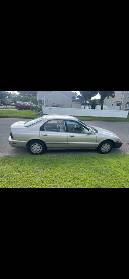 Honda-Accord-1996-Silver