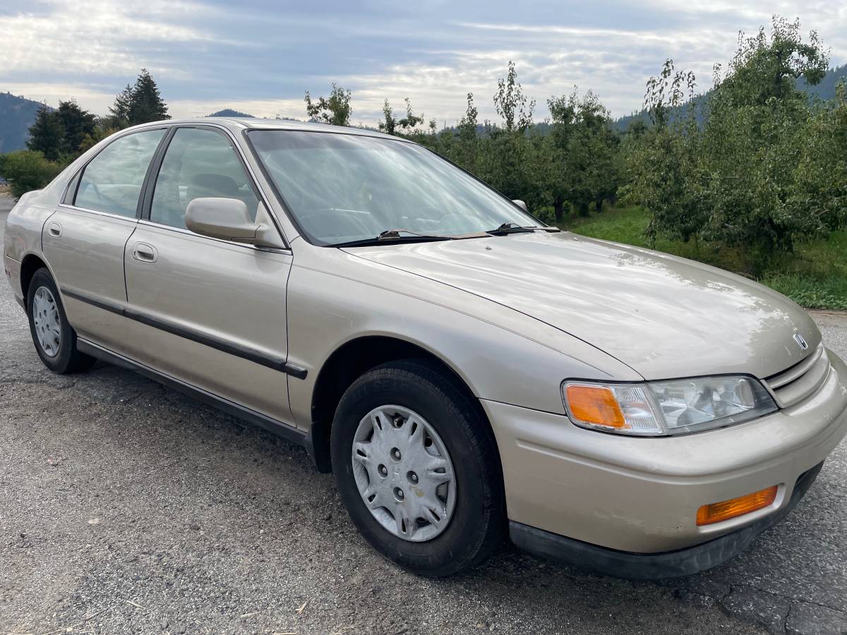 Honda-Accord-1996-custom