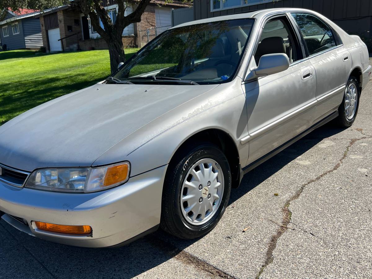Honda-Accord-ex-1996-Silver