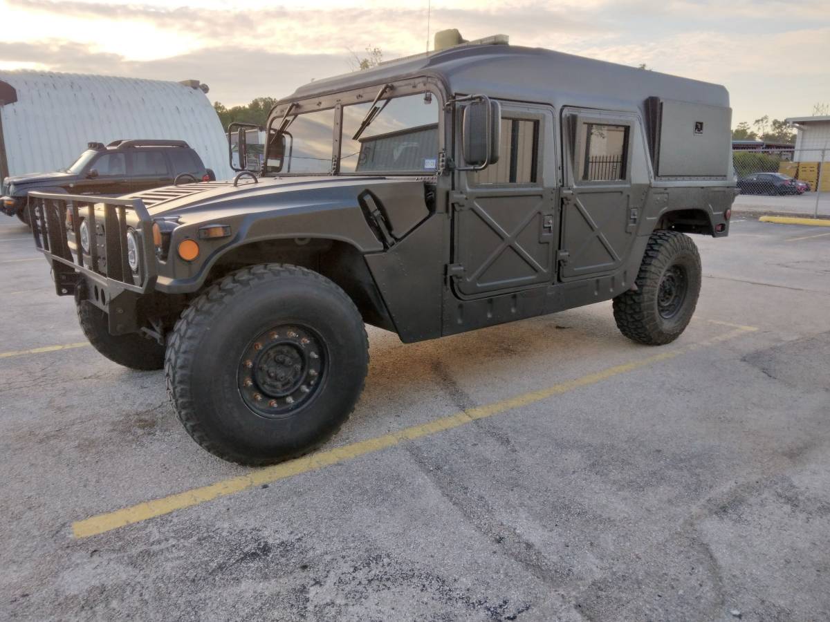 Hummer-H1-1986-Black