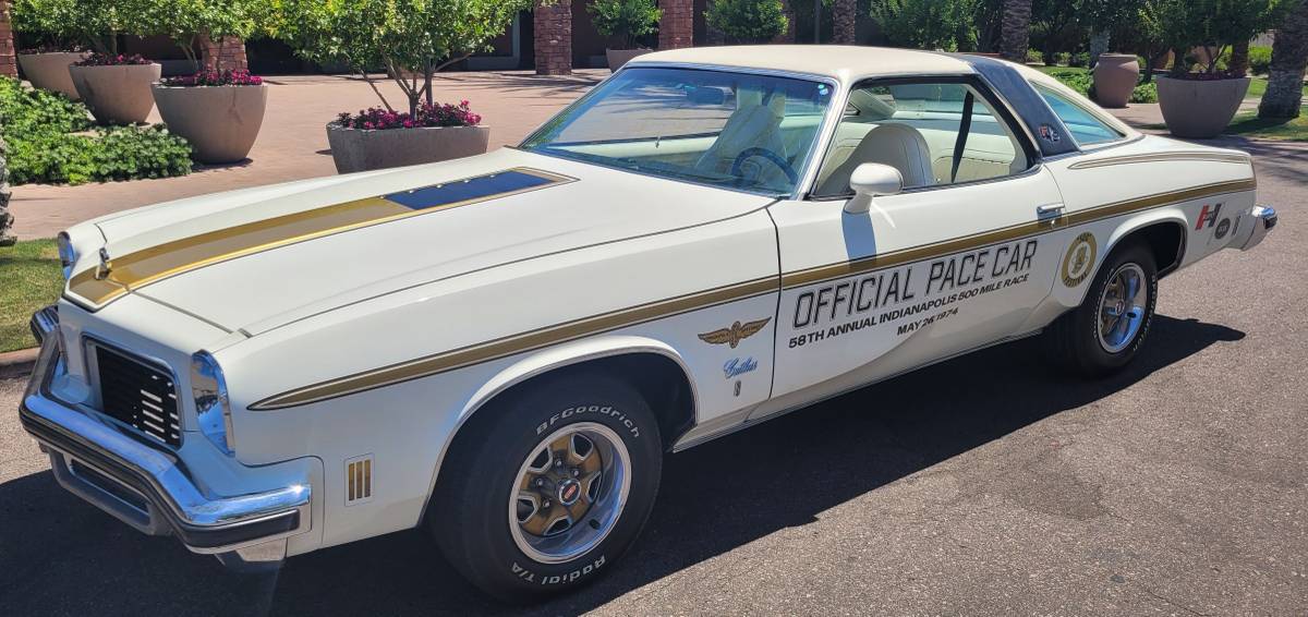 Hurstolds-cutlass-s-indy-500-pace-car-edition-1974-White
