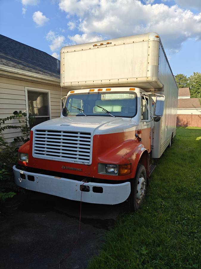 International-ihc-4600-xuhaul-1990-White