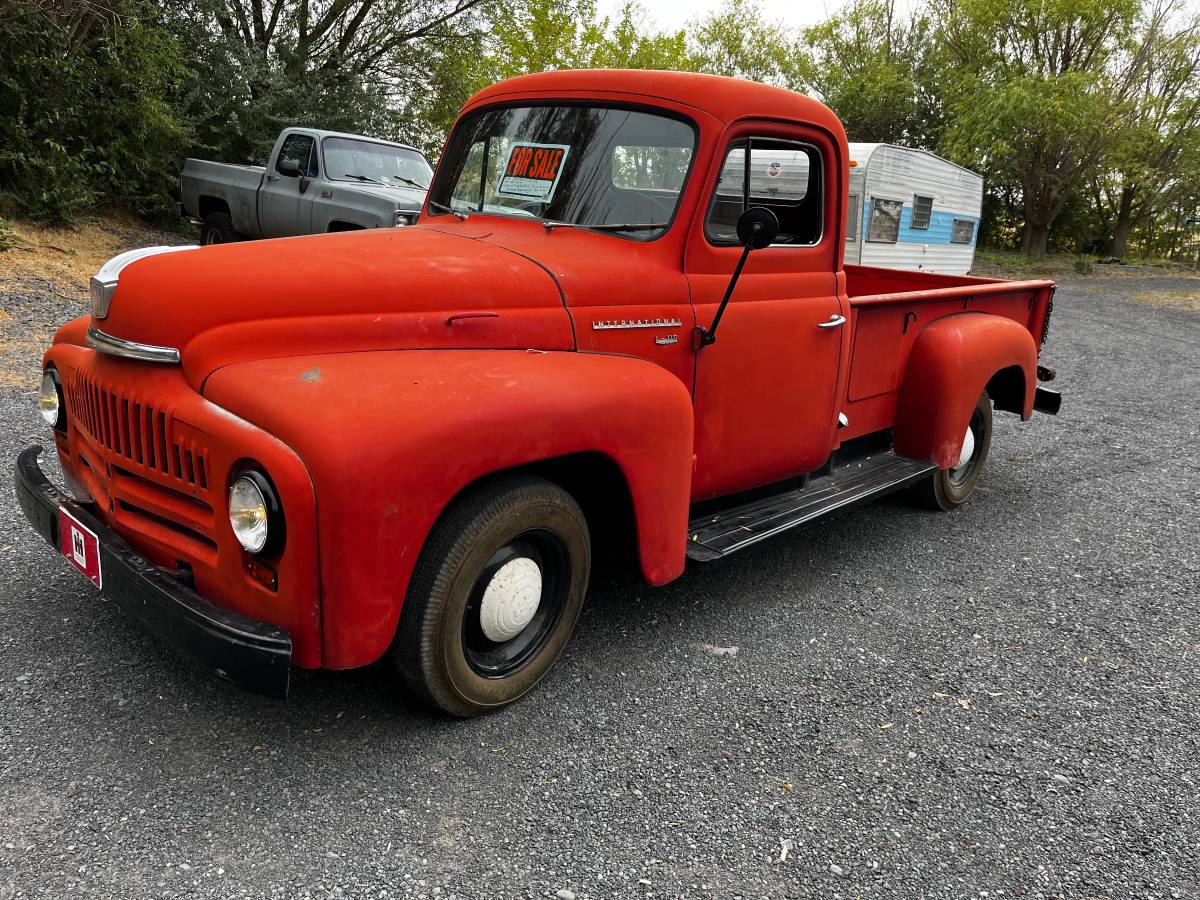 International-ihc-L-110-1952-Red