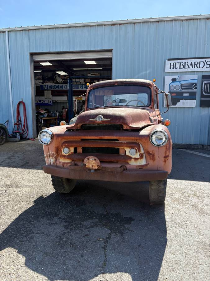 International-ihc-S120-1957-Brown