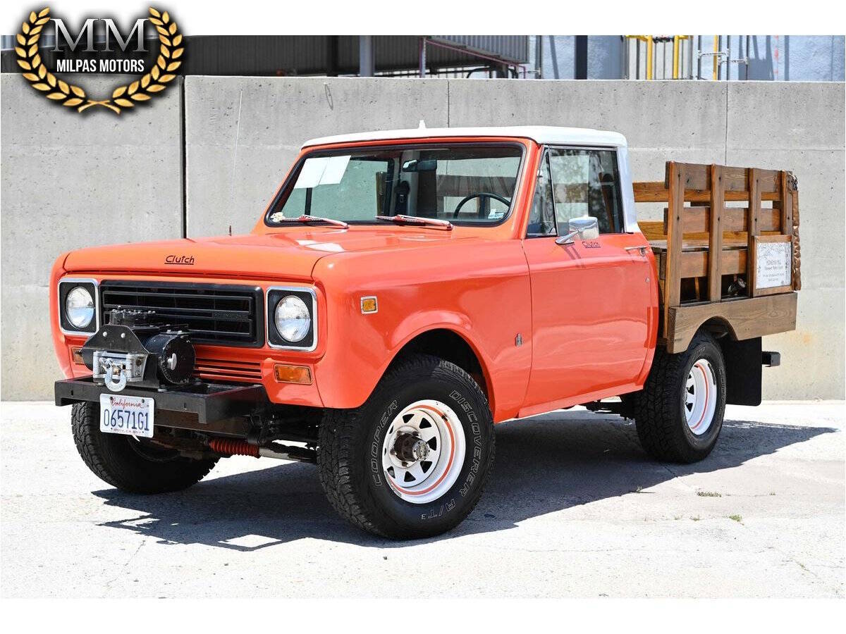 International-ihc-Scout-1977-Orange-Tan