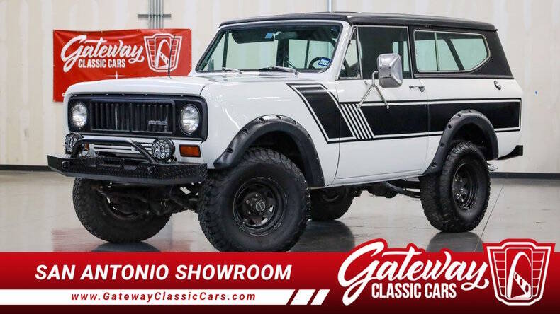 International-ihc-Scout-ii-1974-White-Black