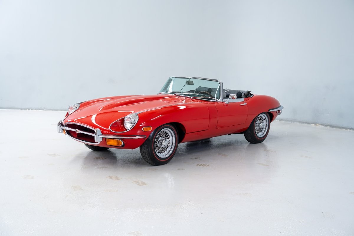Jaguar-E-Type-1971-Convertible-Black