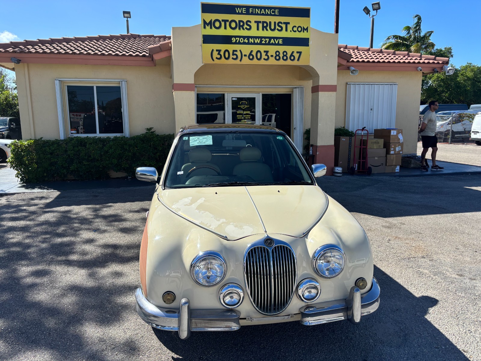 Jaguar-Mark-II-1963-Sedan