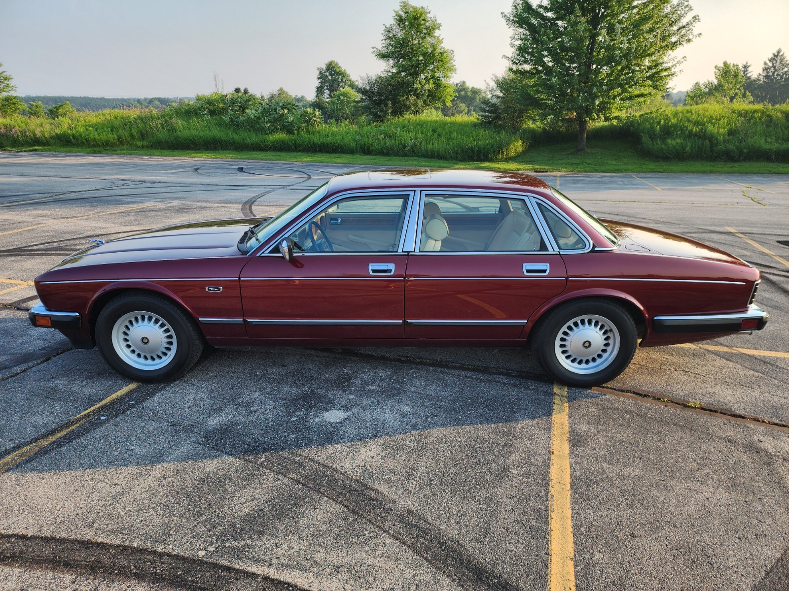 Jaguar-XJ6-1992-Sedan-Tan