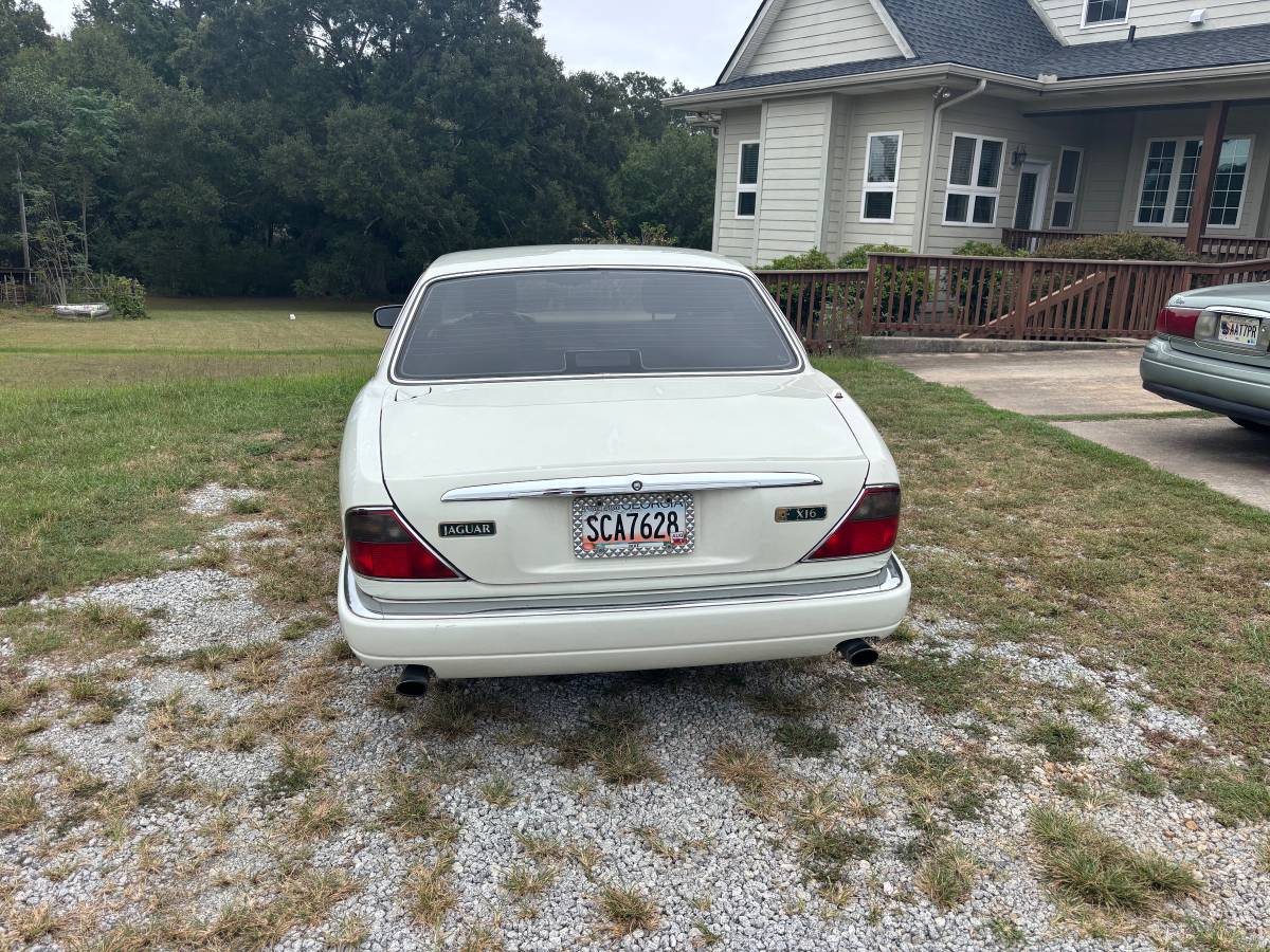 Jaguar-Xj6-1995-White