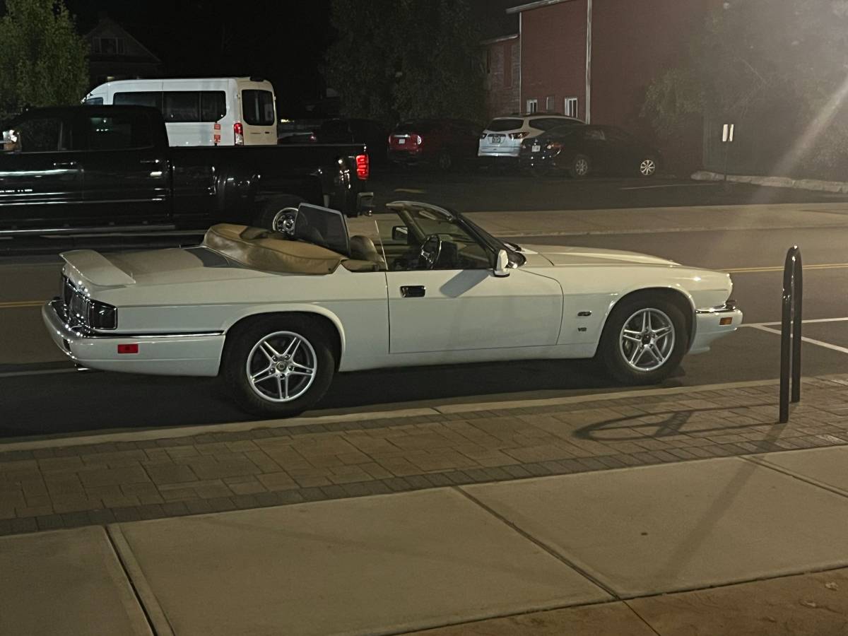 Jaguar-Xjs-v12-convertible-1995-White