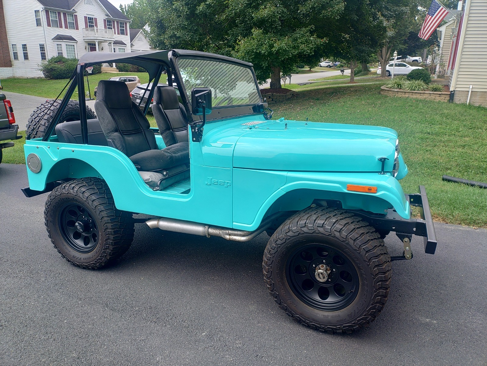 Jeep-CJ-1972-SUV-Black