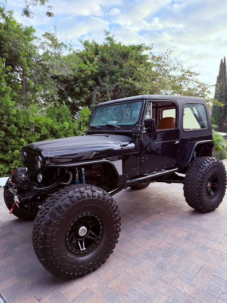 Jeep-CJ-1978-SUV-Brown