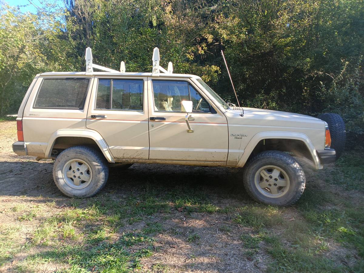 Jeep-Cherokee-1985