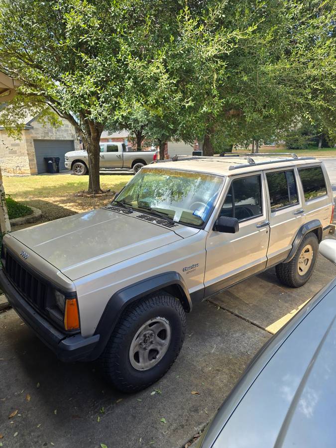 Jeep-Cherokee-1995-White