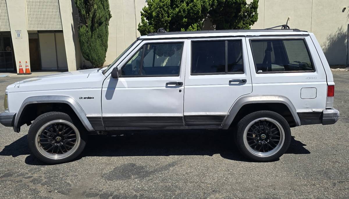 Jeep-Cherokee-1995