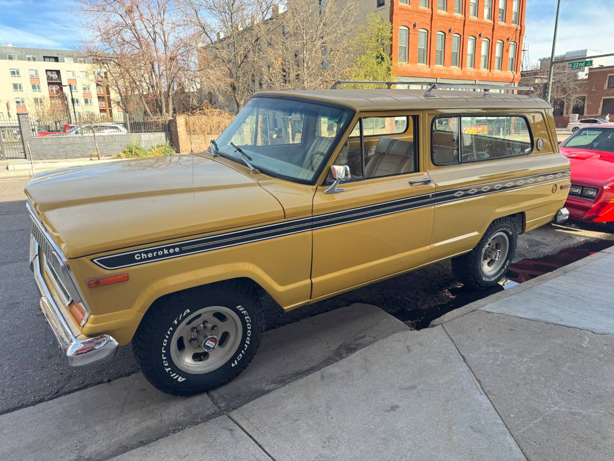 Jeep-Cherokee-chief-1975-Yellow