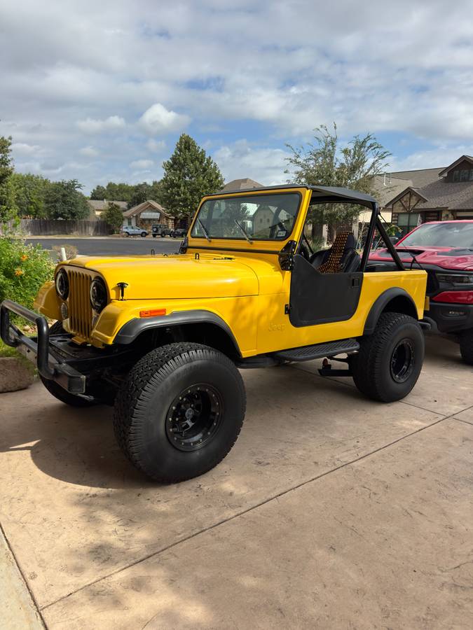 Jeep-Cj-7-1983-Yellow