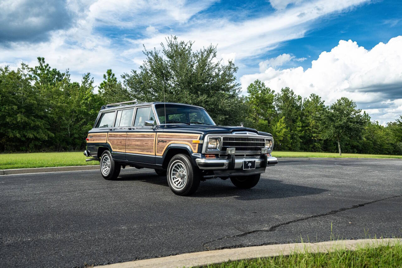 Jeep-Grand-wagoneer-1988-Midnight-Blue-Metallic-Tan