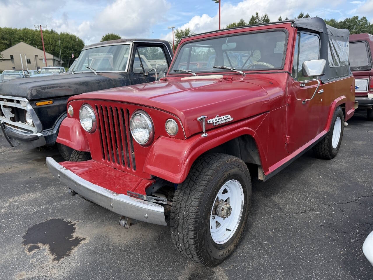 Jeep-Jeepster-commando-1968-Red