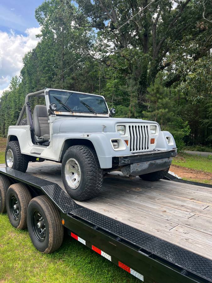 Jeep-Renegade-1992-White