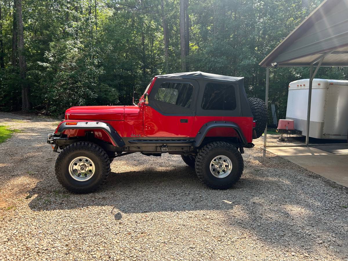 Jeep-Renegade-cj-7-1984-Red